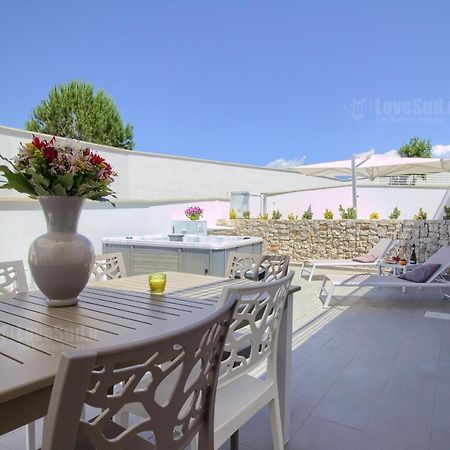 Jacuzzi Holiday Homes By Lovesud Santa Maria di Leuca Exterior photo