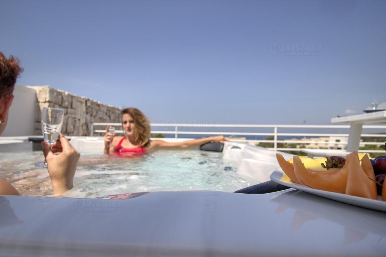 Jacuzzi Holiday Homes By Lovesud Santa Maria di Leuca Exterior photo