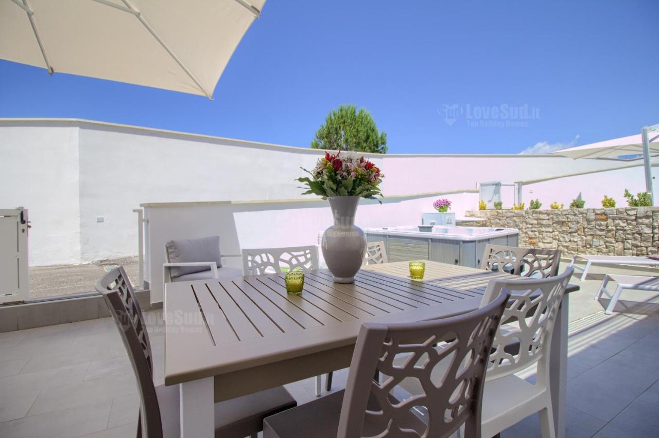 Jacuzzi Holiday Homes By Lovesud Santa Maria di Leuca Exterior photo