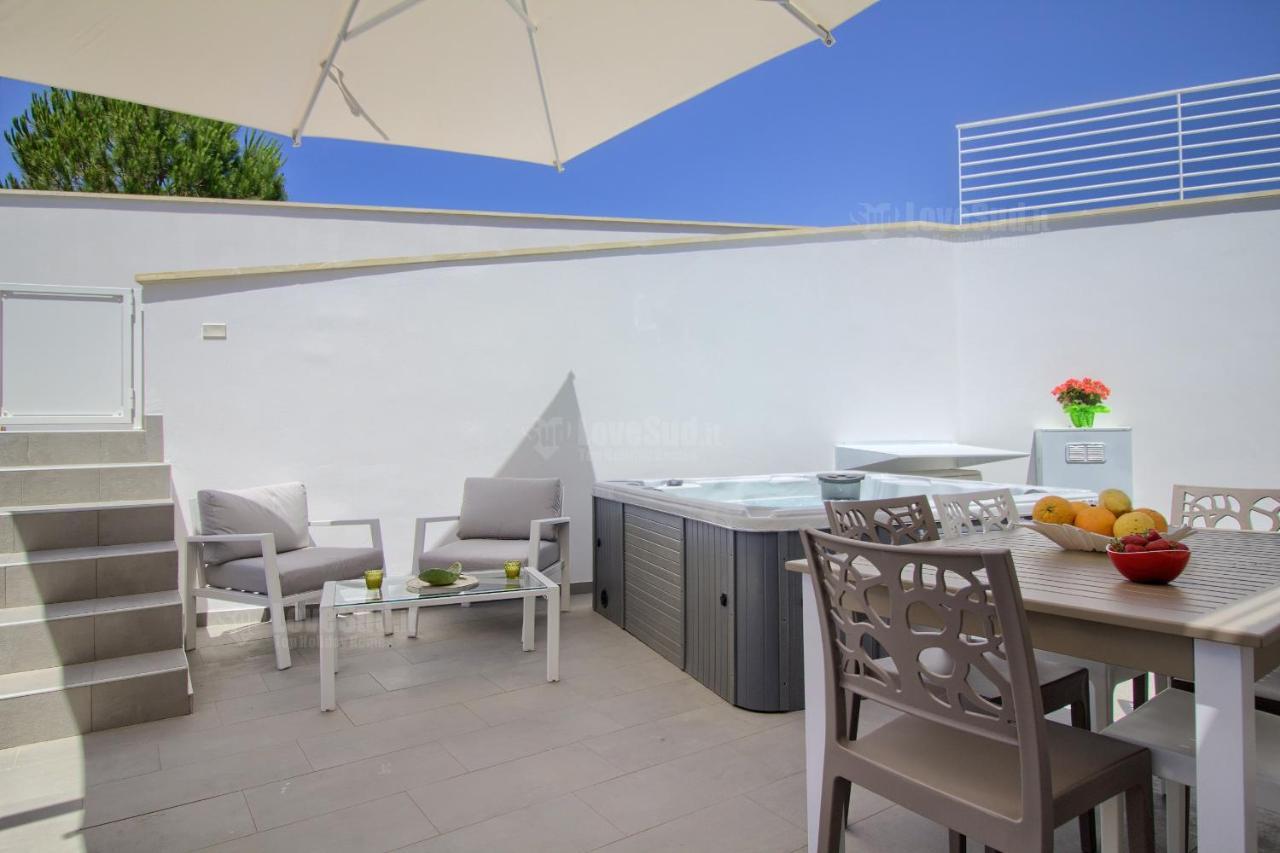 Jacuzzi Holiday Homes By Lovesud Santa Maria di Leuca Exterior photo