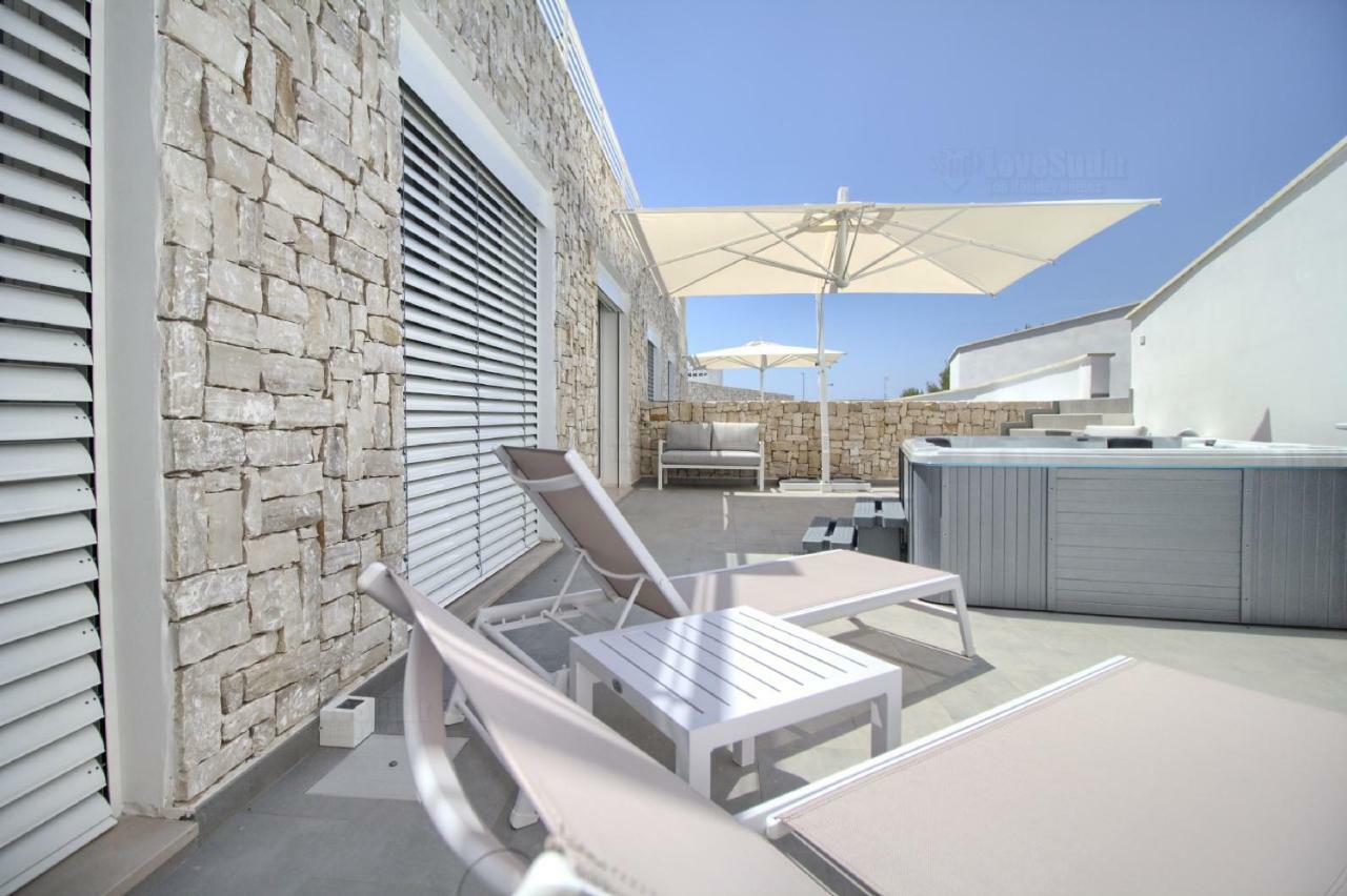 Jacuzzi Holiday Homes By Lovesud Santa Maria di Leuca Exterior photo